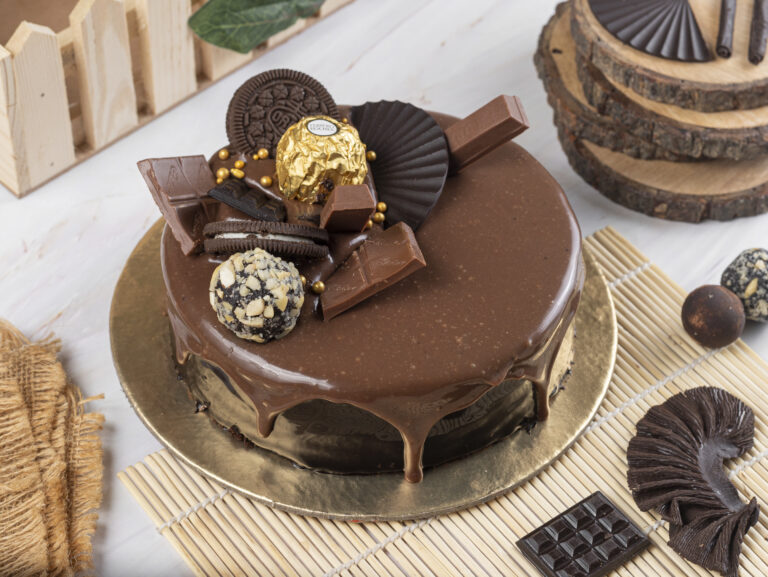 Avail the benefits of online cake delivery service