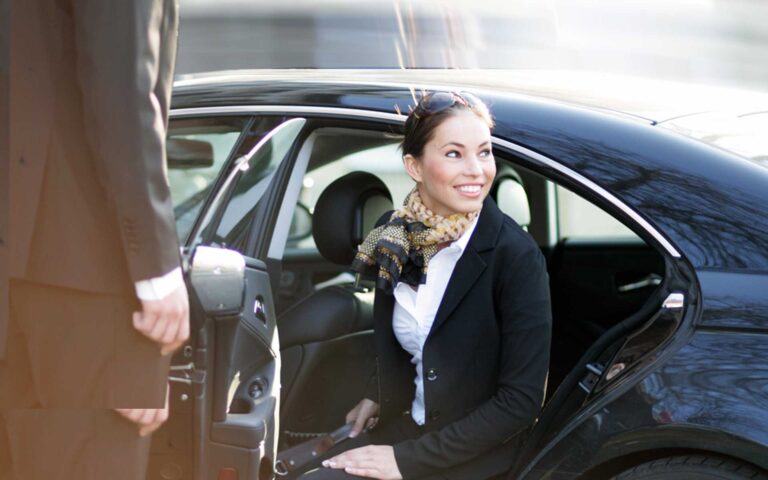 Best Ways to Hire the Luxurious Taxi for Your Destination