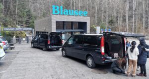 Why Should You Use a Limousine Service Airport?