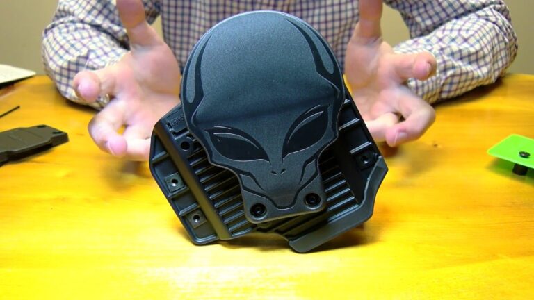 Describe about Alien Gear Holsters and their feature.