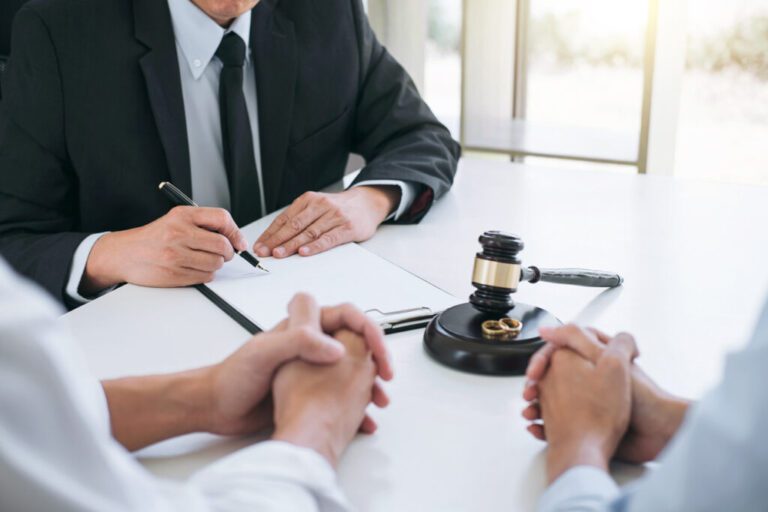 How to Choose the Right Divorce Lawyer for Your Case