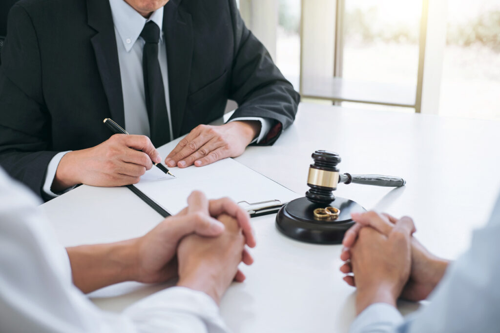 How to Choose the Right Divorce Lawyer for Your Case